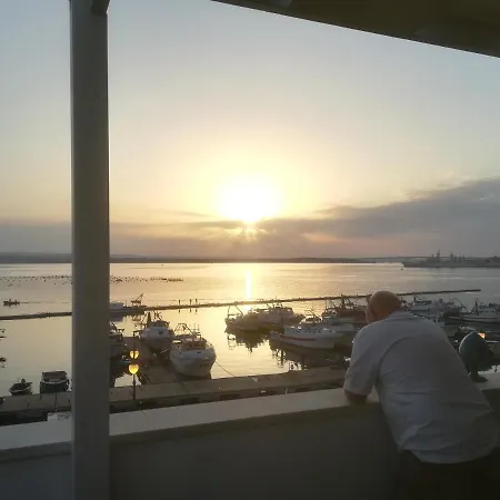 La Terrazza Di Nonnanna Bed & Breakfast 4*